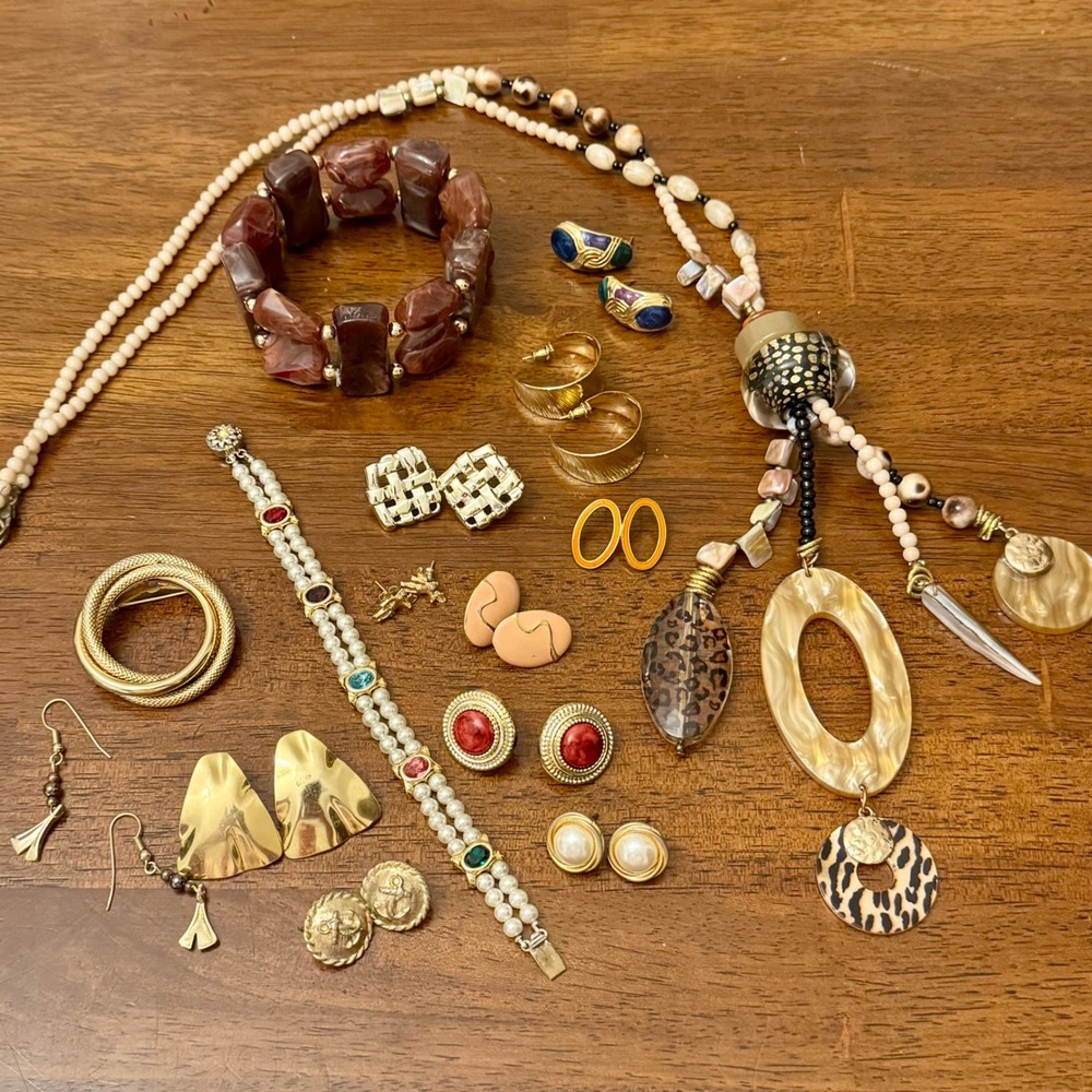 Vintage Jewelry Lot Gold Tone Faux Pearl Leopard Print Bracelet Necklace Earring